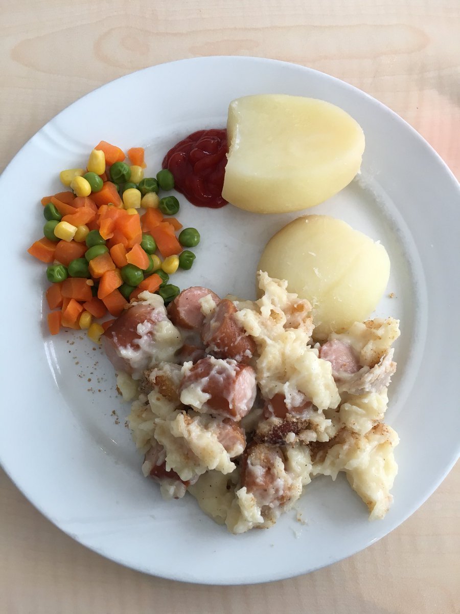 Emma30654265's tweet photo. @Gorden_Ramsey rate my food https://t.co/bEMvFjcy1q