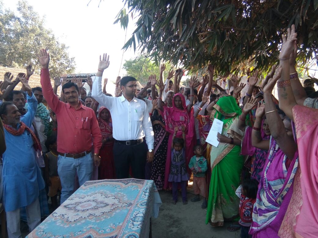 _westchamparan's tweet photo. Ward no. 8 of Gonouli Dumra GP of Lauriya Block declared ODF by the community @swachhbharat @LSBA_Bihar #zsbp #SBMGramin https://t.co/pJLoCYFcCA
