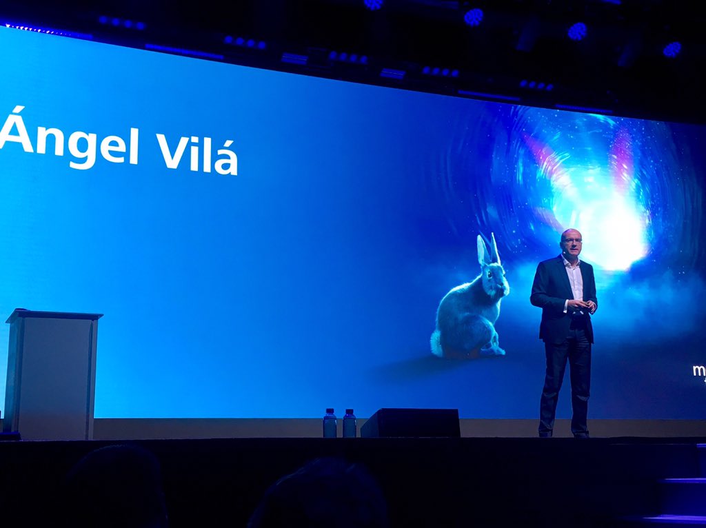 Martyn_GillO2's tweet image. COO #Telefonica O2, Ángel Vilá, discussing organisation strategy &amp;amp; performance.

"The two biggest value opportunities ahead of us which we cannot afford to miss, are the opportunities of Data Monetisation &amp;amp; Digitalization"