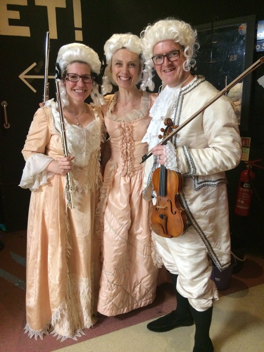 royalphilorch's tweet photo. Our super stylish soloists getting ready for #RPOOrchestraBox with @RanelaghMusic @Thehexagon #OLSoundAround https://t.co/WeGhVTQkqW