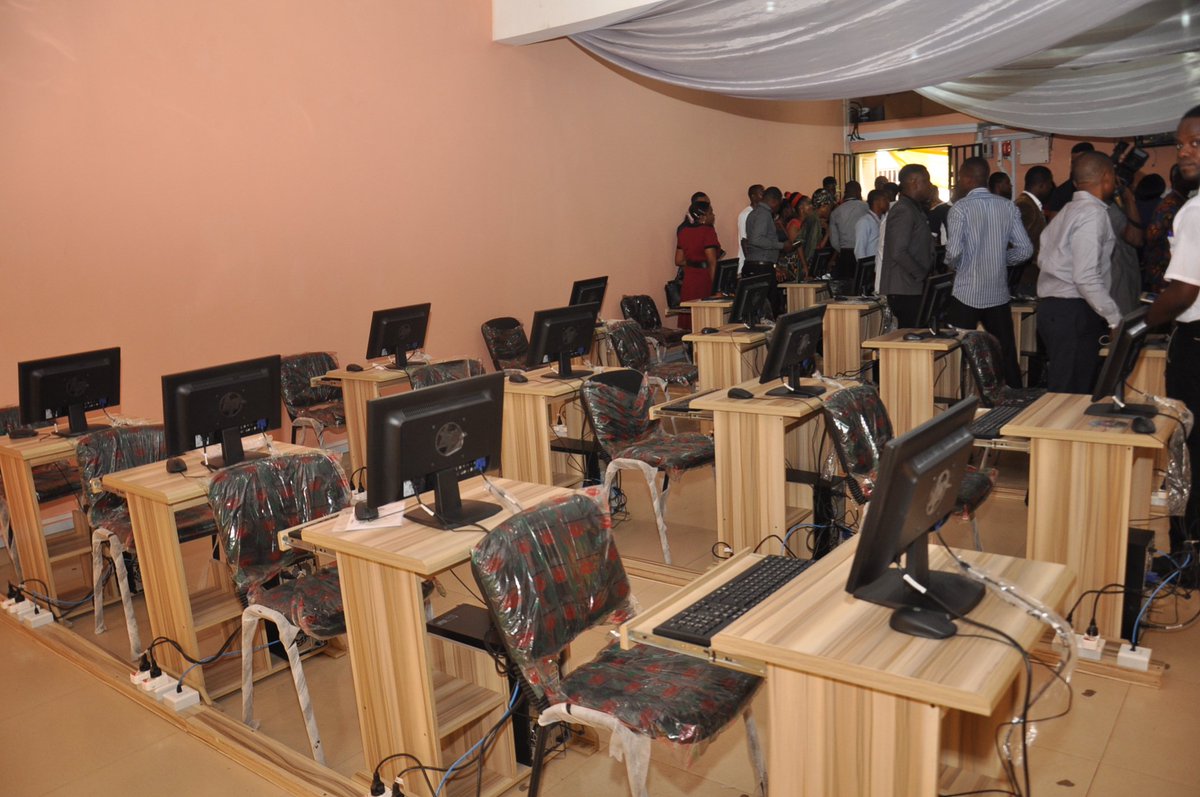 UNIBENPRO's tweet photo. Another new dawn in UNIBEST as Vice Chancellor, Prof. Faraday F.O. Orumwense commissioned computer laboratory for Department of Banking and Finance, Faculty of Management Science, UNIBEN.@Uniben_students @UniversityofBen @uniben_sug @unibenguide @uniben_tv @kheyi_unibenfm https://t.co/kfvP40YoYH