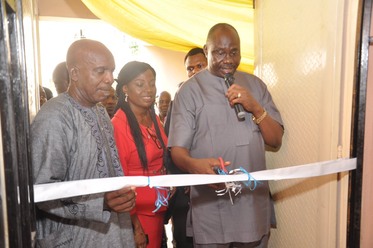 UNIBENPRO's tweet photo. Another new dawn in UNIBEST as Vice Chancellor, Prof. Faraday F.O. Orumwense commissioned computer laboratory for Department of Banking and Finance, Faculty of Management Science, UNIBEN.@Uniben_students @UniversityofBen @uniben_sug @unibenguide @uniben_tv @kheyi_unibenfm https://t.co/kfvP40YoYH