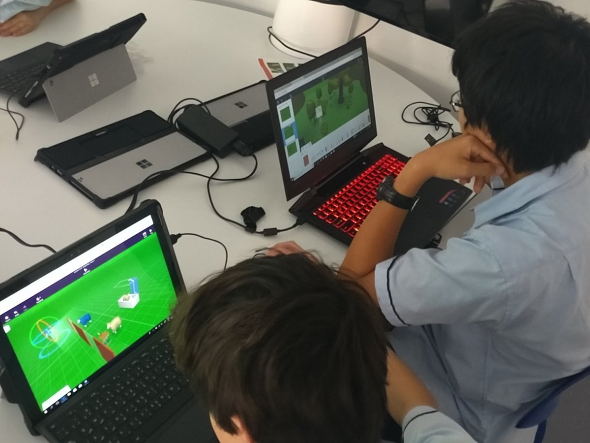 mrdtalbert2's tweet photo. Year 9 students hard at work creating their VR fairy tales using  @cospaces_edu as part of book week. @Taaleem @DBSJumeirahPark https://t.co/3lsfTPEQSV