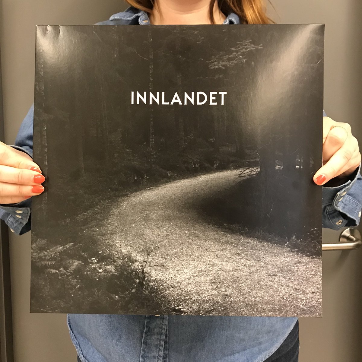 Lyst på flunkende nytt album + billetter til konsert med Innlandet, det nye prosjektet til @ingridolava og <a href="/AndreasUlvo/">Andreas Ulvo</a>? Se her 👉 facebook.com/parkteatretosl…

#innlandet #ingridolava #andreasulvo #parkteatret