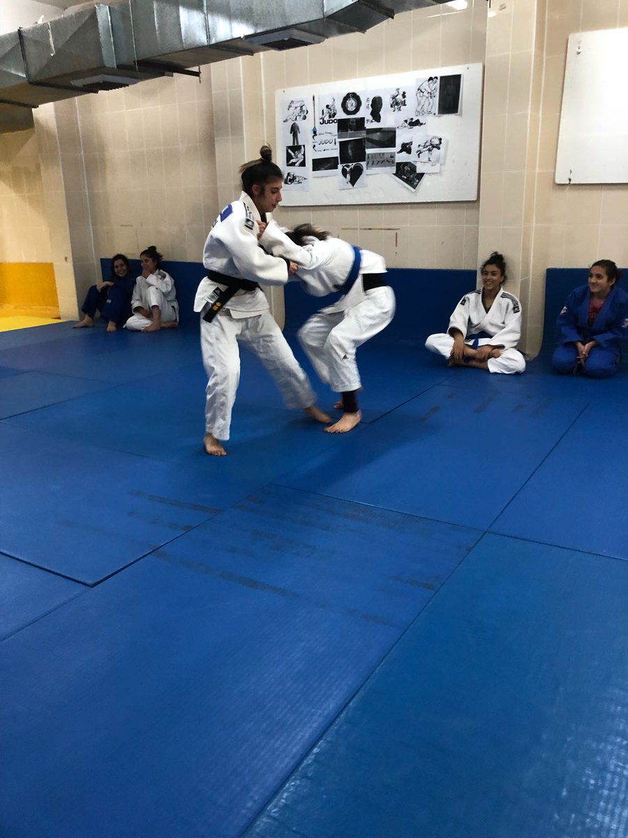 GSB_Bitlis's tweet photo. #JODU: Çocuklarımız nerede bizde ordayız..
   
#JUDO   #Azim   #MUCADELE 

YER:  Tatvan tuğ i.ö.o Antrenman  salonu Grup gençler yıldızlar. 

'Her yaş grubuna yönelik antrenmanlarımız kayıtlarımız devam ediyor.

@farukozcelikgsb
@mehbaykan
@shuysuz @Bilal_elk https://t.co/5ToLG2eAwQ