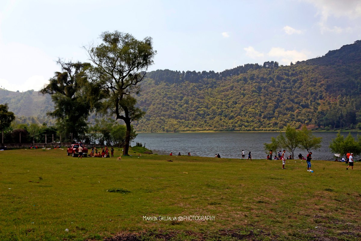 PacayaPn's tweet photo. Cuando vengas al volcán de Pacaya te invitamos a visitar la hermosa Laguna de Calderas! #Guatemala Foto: @MarvinGrijalva @InguatPrensa @VisitGuatemala @Visit_Guatemala #GuatemalaValeLaPena @NatGeoTravel @LIFE_Travel #Travel https://t.co/CmekOV0ttG