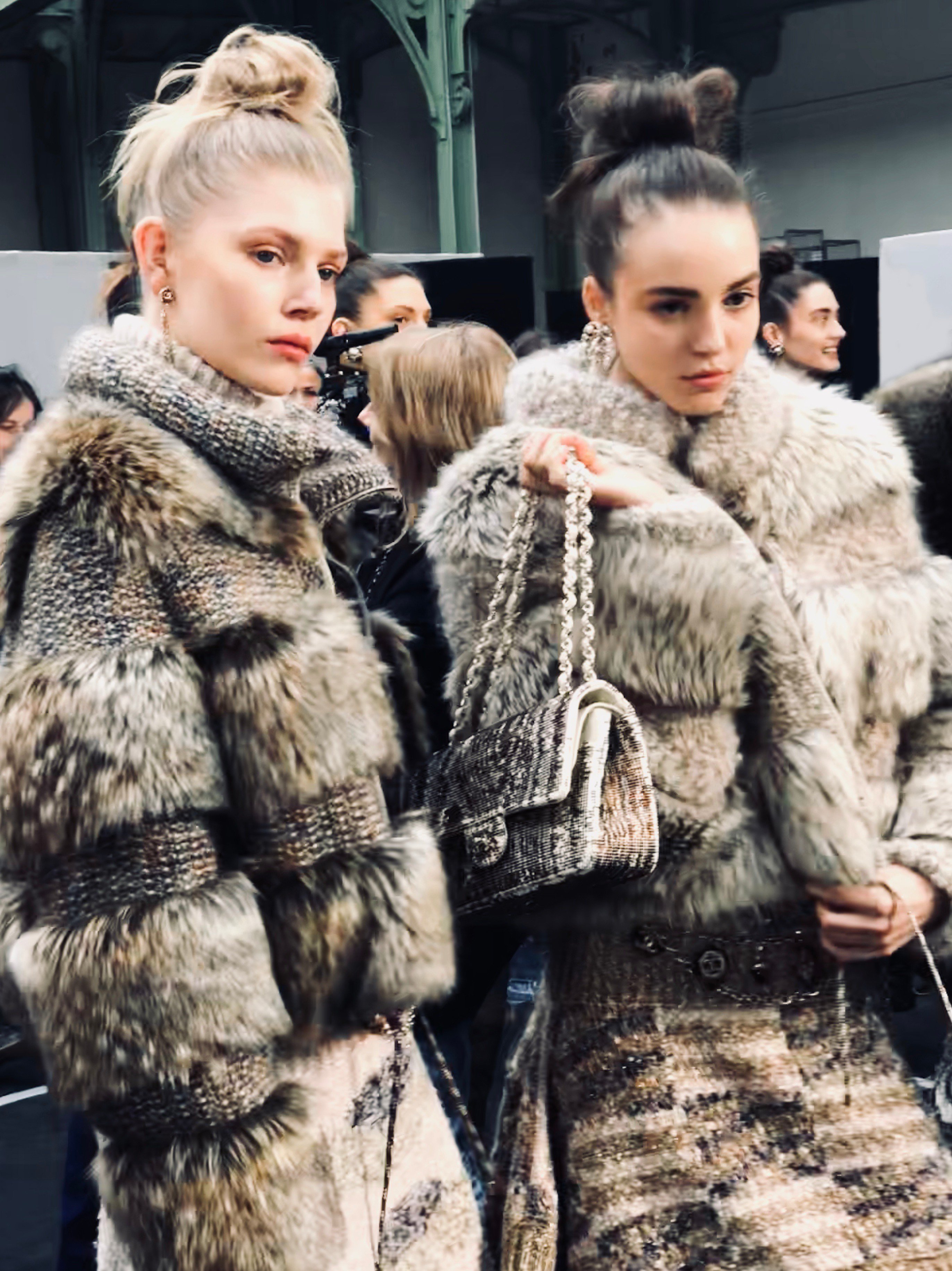 CHANEL on X: Rows of faux fur envelop knitted dresses at the  #CHANELFallWinter 2018/19 show. #PFW  / X