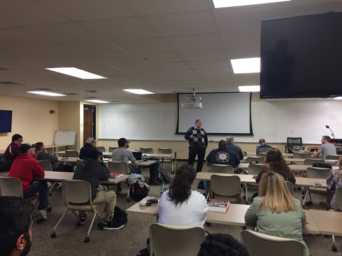 BarrySSpurlock's tweet photo. Grateful to have @ASSEPrez speaking to my OSH 390 workers comp class at #EKU.  #ASSE https://t.co/LCfozl66OX