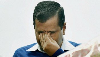 simbamara's tweet photo. #BREAKING Big development in #Delhi Babu P #AAP assault case | Harsher charges to be levied against #AAPMLAs | Charge with 10 year max IMPRISONMENT to be imposed !!
#aapslapgate 
#DelhiChiefSecretary https://t.co/pGjC4UFieF