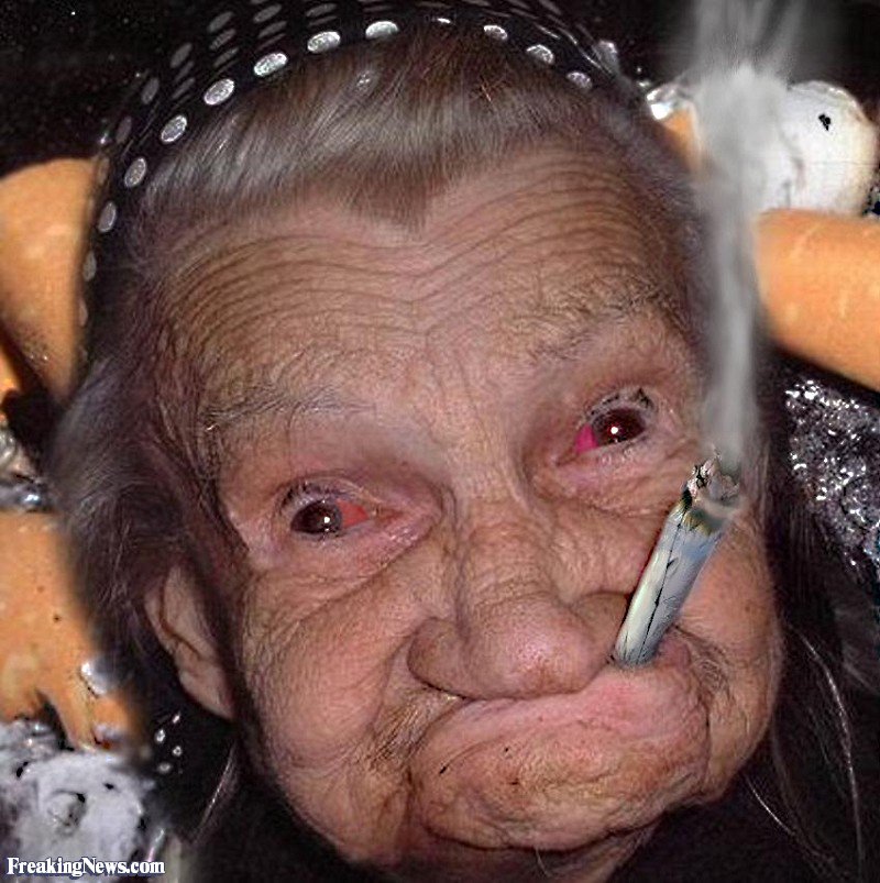 WeederFriendly's tweet photo. ...are my eyes red?  @WeederFriendly 
#takemetoyourweeder https://t.co/Vdl5vAJ9LW