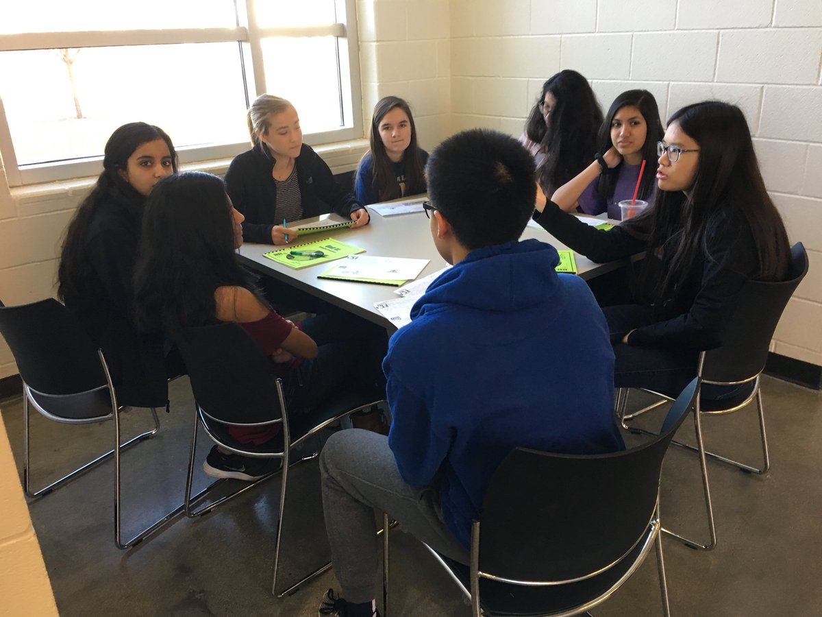 killoughfmhs's tweet image. Picked this idea up from #tcea18 kids loved it! Quick and fun way to analyze articles using techniques kids are very familiar with 🤓 #lotsoflaughs #hashtagsarefun @FMHS9