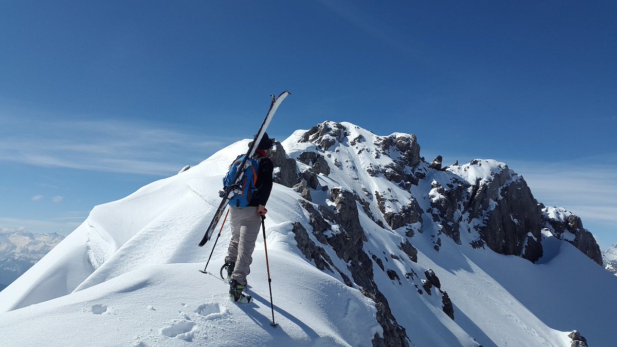 Smart2VR's tweet photo. Ben jij een wintersport fan? 🏂☀️ Neem snel een kijkje in de vernieuwde VR Cities App en beleef het zelf! Voor de echte 3D ervaring gebruik je je #cardboard #VRbril..

iOs: https://t.co/QEGzbmKhAu
Android: https://t.co/Ky2T9egfIx https://t.co/3EOg4GOOrC