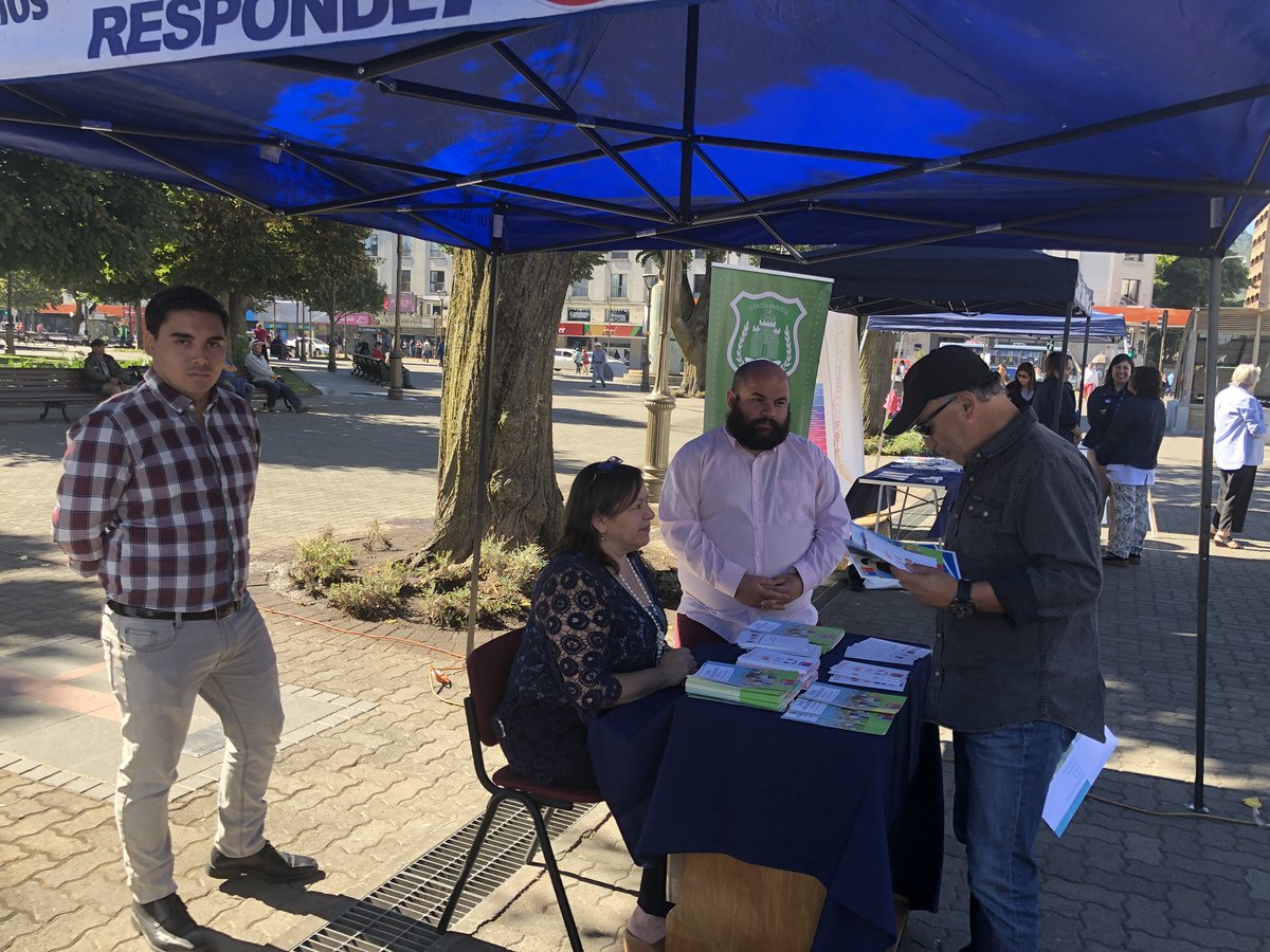 Minjudhbiobio's tweet photo. Seremi @seremicaceres junto a Presidente Corte de Apelaciones de Concepción César Panés encabezan Plaza de Justicia en Plaza de la Independencia con atención al público https://t.co/cPUiGWd1wD