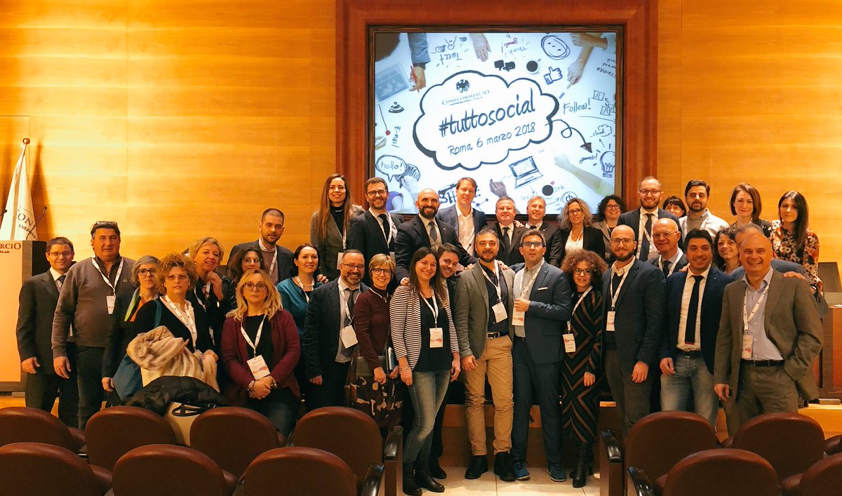 SergioDeLuca_'s tweet photo. Grazie a tutti per la vostra presenza! #tuttosocial sarà il progetto di comunicazione del 2018! Siamo partiti bene, ora tutti al lavoro! Forza @Confcommercio https://t.co/n8dAgoK0uR