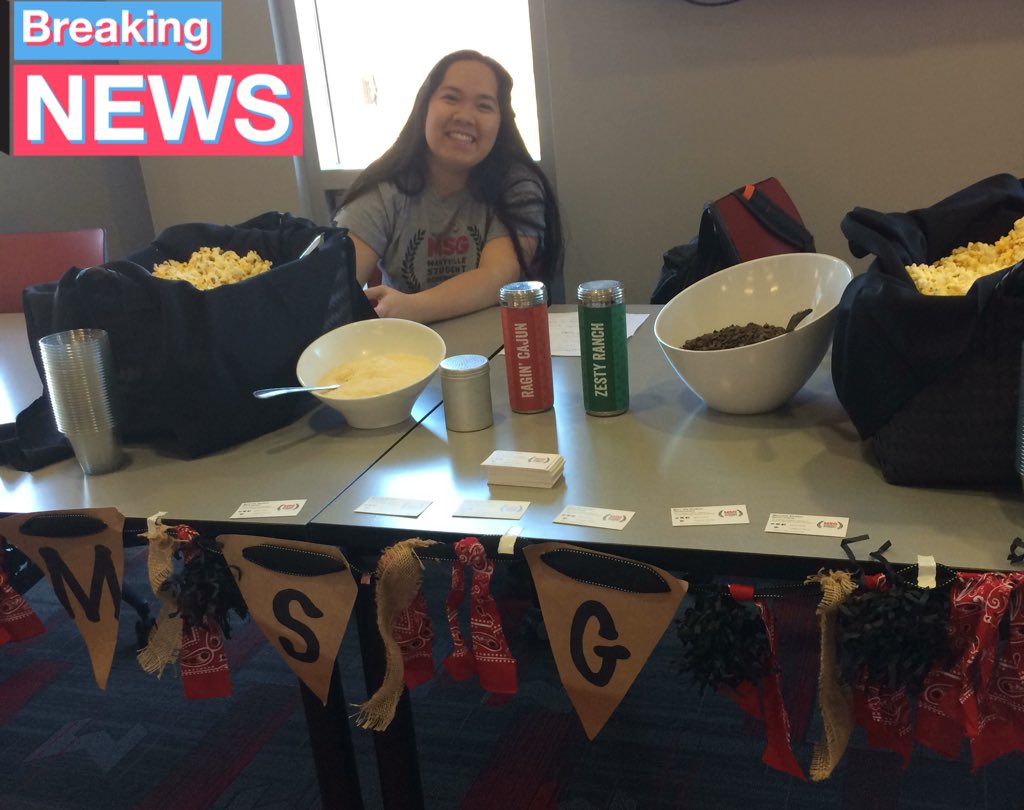 SaraMoonstone's tweet photo. Hey @MaryvilleU come and vote for @MaryvilleSG senators and president! 
#FREEPOPCORN https://t.co/b4wdre4Nov