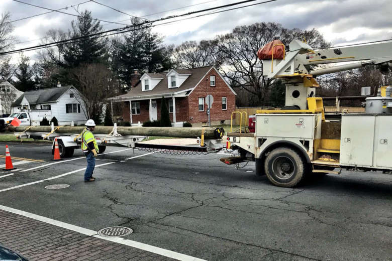 ElangeniSMARTIT's tweet image. For those without power: Hassles, workarounds, patience and empathy
...There is information online and sometimes that rubs people the wrong way because they don’t have access to the internet. 
wtop.com/weather-news/2… #noelectricity #noelectric #noconnectivity #noconnect