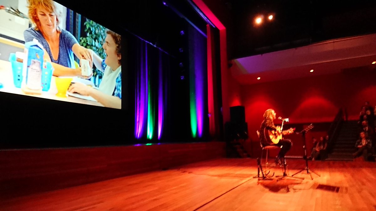 AwrnssAcdmy's tweet image. Mooie muzikale afsluiting #AdvisiumExperience #Advisium @sHeerenLoo op maat gemaakt en prachtig gezongen door Annemarie de Bie.