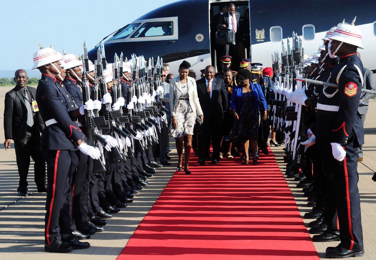 News24 🇿🇦 (@news24) on Twitter photo Ramaphosa uses controversial businessman Zunaid Moti's private jet for official trip | <a href="/AngeliqueSerrao/">Angelique Serrao</a>
ow.ly/Ctyq30iMHmD Ramaphosa uses controversial businessman Zunaid Moti's private jet for official trip | <a href="/AngeliqueSerrao/">Angelique Serrao</a>
ow.ly/Ctyq30iMHmD
