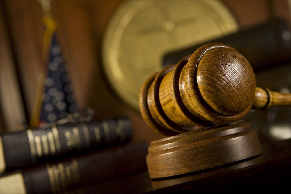 CryptoWindow's tweet photo. Coinbase Hit by Lawsuit Over Alleged Insider Trading https://t.co/f4m3L0hBXt https://t.co/lFMaqOCo61