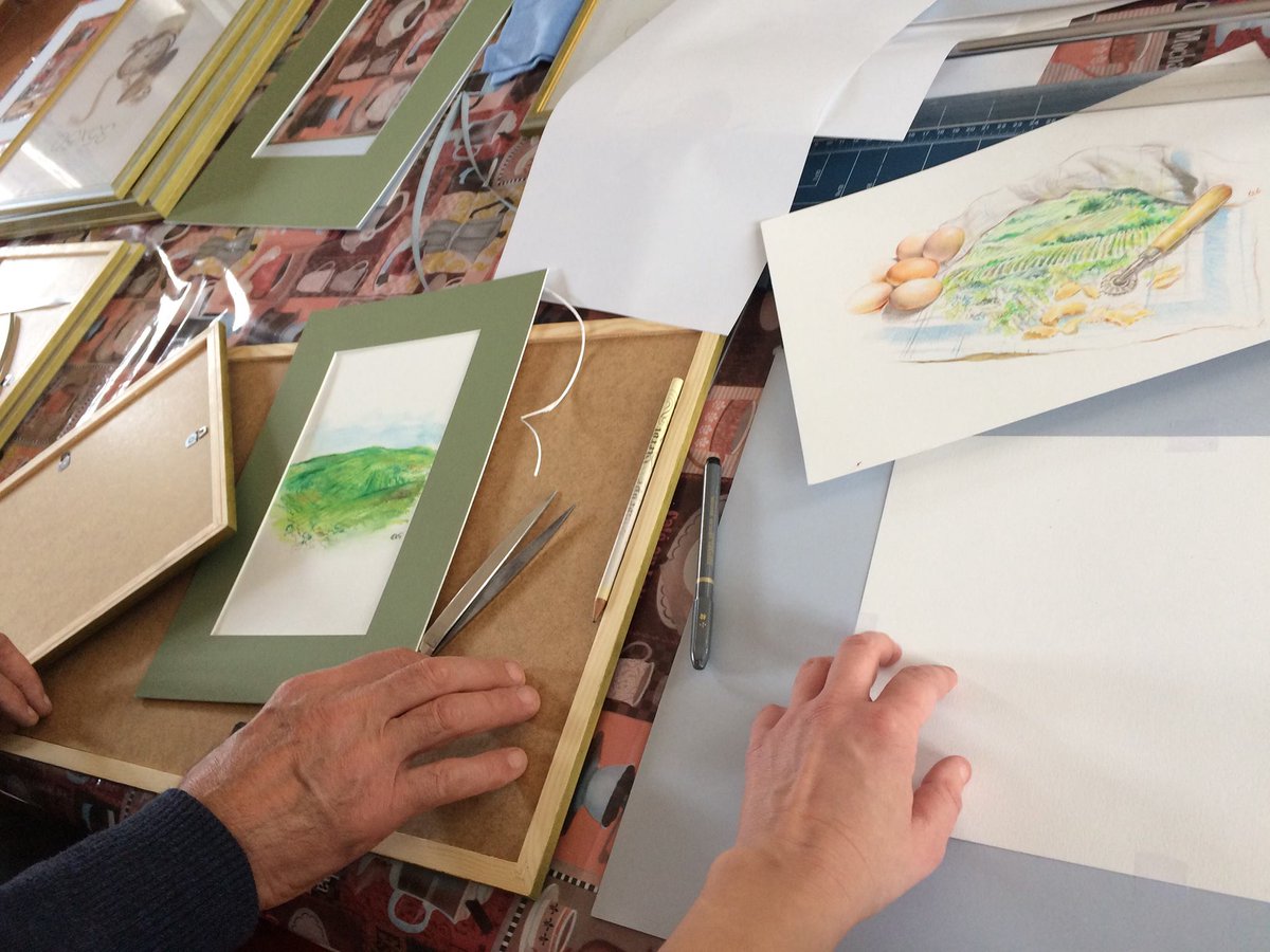 vicolodelpavone's tweet photo. Alla galleria dell'art-hotel #LocandadellArte di Solonghello è in mostra #TavoleaTavola, la raccolta di illustrazioni di #CeciliaPrete per le ricette raccolte dal gastronomo #LuigiBruni
Vi aspettiamo da SABATO 3 MARZO a DOMENICA 3 GIUGNO 2018 https://t.co/0veEakUkyo