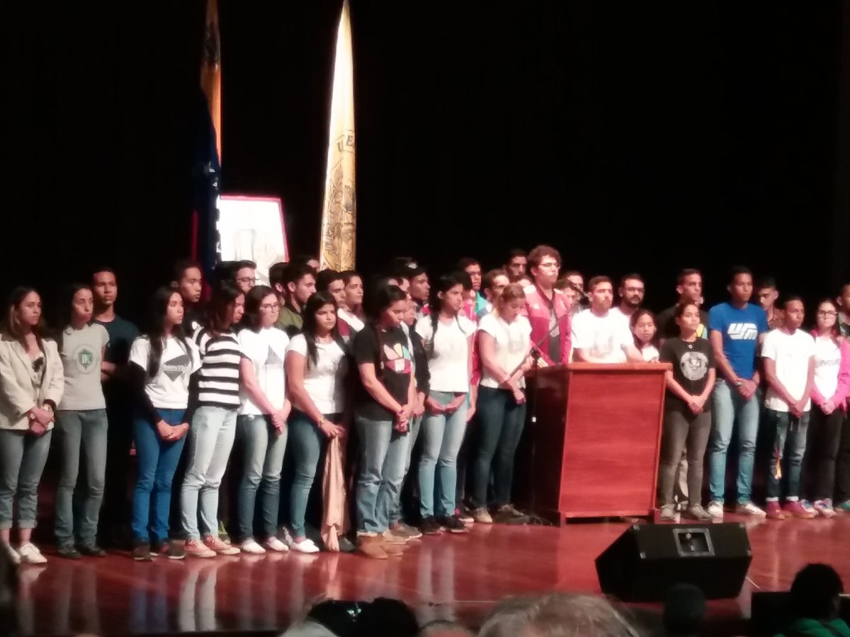 Movimiento estudiantil presente en la Asamblea de la Ucv dice #VenezuelaUnidaNoSeRinde #EslaHora