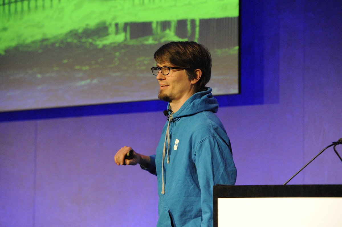 .<a href="/berndruecker/">Bernd Ruecker</a> describes 3 Common Pitfalls in #Microservice Integration #qconlondon <a href="/CamundaBPM/">Camunda BPM</a>