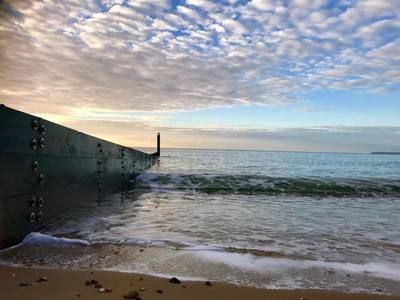 If you'd like to explore self-esteem, self-love, relationship patterns, how to date with confidence with a lovely group of women in a gorgeous guesthouse just minutes from the sea, my How to Fall in Love retreat is May 18-21. Earlybird offer till March 16 buff.ly/2FLnSSw