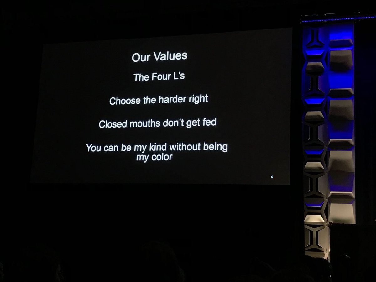 kylene_brooks's tweet photo. Teach students the power of selflessness @michaelsorrell AMEN! #SXSWedu #SXSW2018 #EdTrex https://t.co/jIriAbQt0s