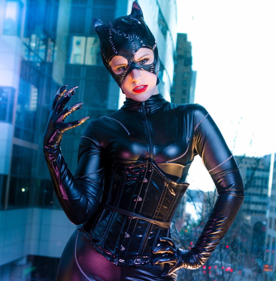 AlaskaMauve's tweet photo. Michelle Pfeiffer CatWoman is mah favorite CatWoman! Gotta admit that my mean face needs some work, though. #RestingNiceFace https://t.co/BZ6sUvZrUp