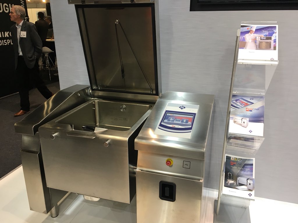 ublmart's tweet photo. More highlights at the #MKN booth : intelligent multifunctionality #FlexiChef unique with #SpaceClean the only automatic cleaning system for horizontal cooking https://t.co/P7OzX7ozIG