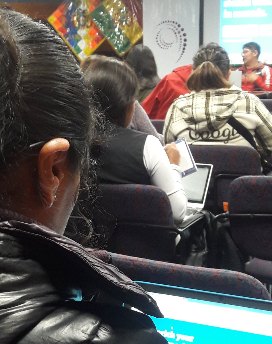 AgeticBolivia's tweet photo. Ahora estamos explorando herramientas de visualización de datos con @wilofm en el taller sobre la base de datos de la #EncuestaTICBo  #OpenDataDay2018 #DíaDeLosDatosAbiertos https://t.co/LhJ0PvFRgn