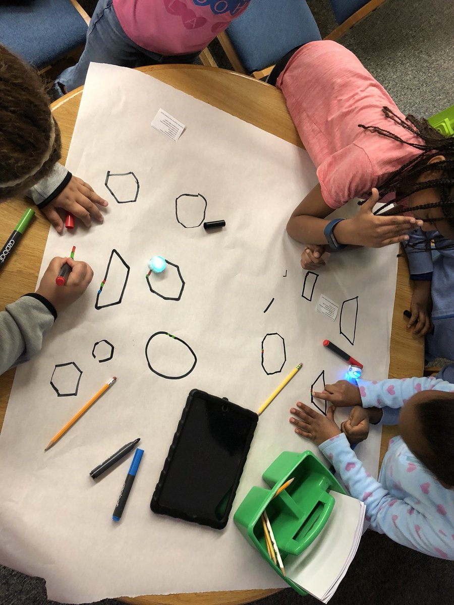 lindsaybcross's tweet photo. Math in the library? ๐ฑ Who knew?! This week students are applying their Ozobot coding skills to their in class math skills! #LibrariesinRISD https://t.co/PpCiIeQOJq