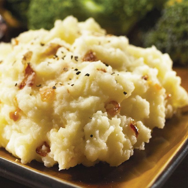 vimafoods's tweet photo. Un puré de papas bien hecho con trocitos de tocino para hoy. Una excelente opción, ¿no creen?
#VimaFoods https://t.co/GwfA5JvCNp