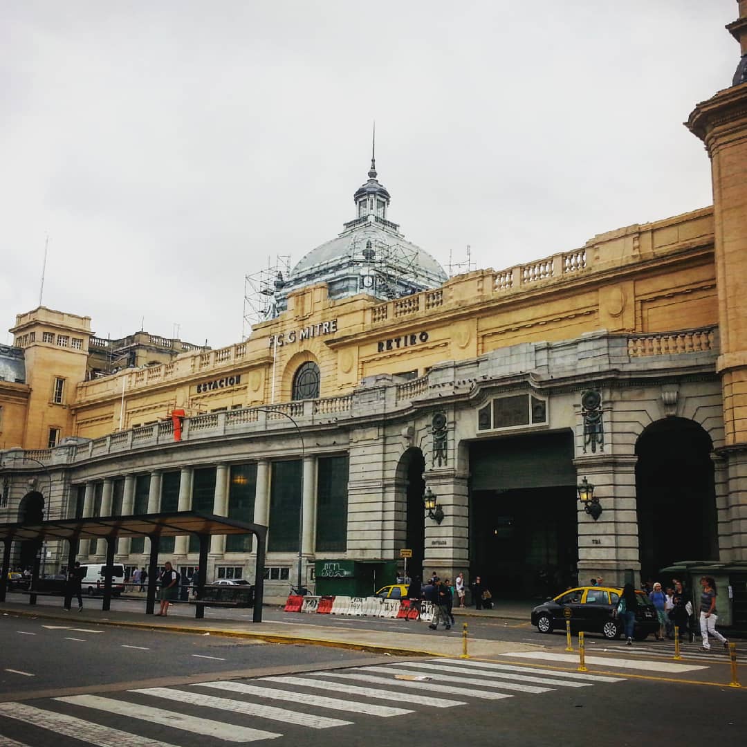 Estación Retiro Mitre  (Calle Padre Carlos Mugica  1358) #tren #estacion #ferrovia #lineamitre #arquitectura #edifico #architecture #turismo #tourism #vilavide #travel #buenosaires #argentina #caba #аргентина #буэносайрес #путешествие #туризм