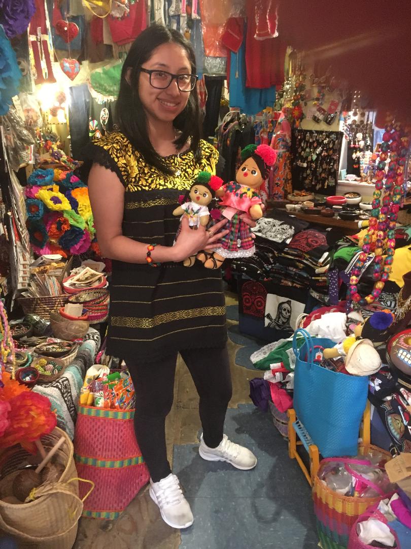 LaSirenaNYC's tweet photo. Celebrating #Mexican #folkart @ #NYC #EastVillage #Artesania #handmade #embroidered #FashionWeek #fashionbloggers #diadelosmuertos #skull #CocoOscars #Gracias #interns #youarethechampion #graciasalavida #retweet #PixarCoco #RetweeetPlease #lowereatside #hechoenmexico #hechoAmano https://t.co/nrWmJ1UmxN