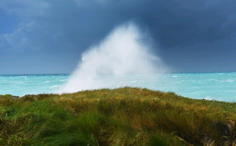 OwainRG's tweet photo. While most of us were trying to stay dry, photographer @asimmonsRG was out and about taking pictures of Winter Storm Riley... https://t.co/47tU1otFHr