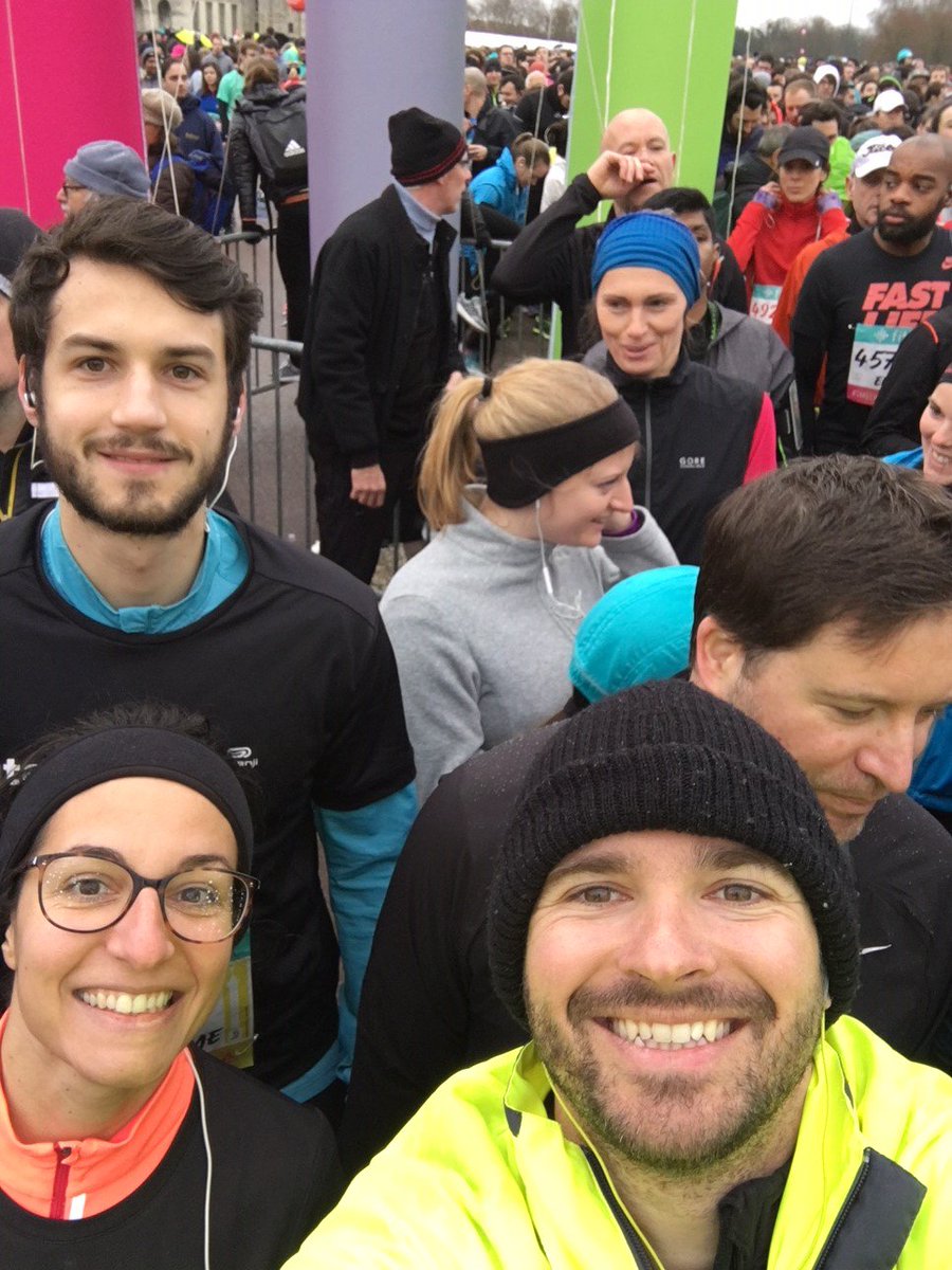 Bravo aux courageux coureurs <a href="/autobizFR/">autobiz Pro</a> pour leur participation à cette 26ème édition du semi-marathon de Paris qui a eu lieu ce dimanche 4 mars. #semideParis #Finisher