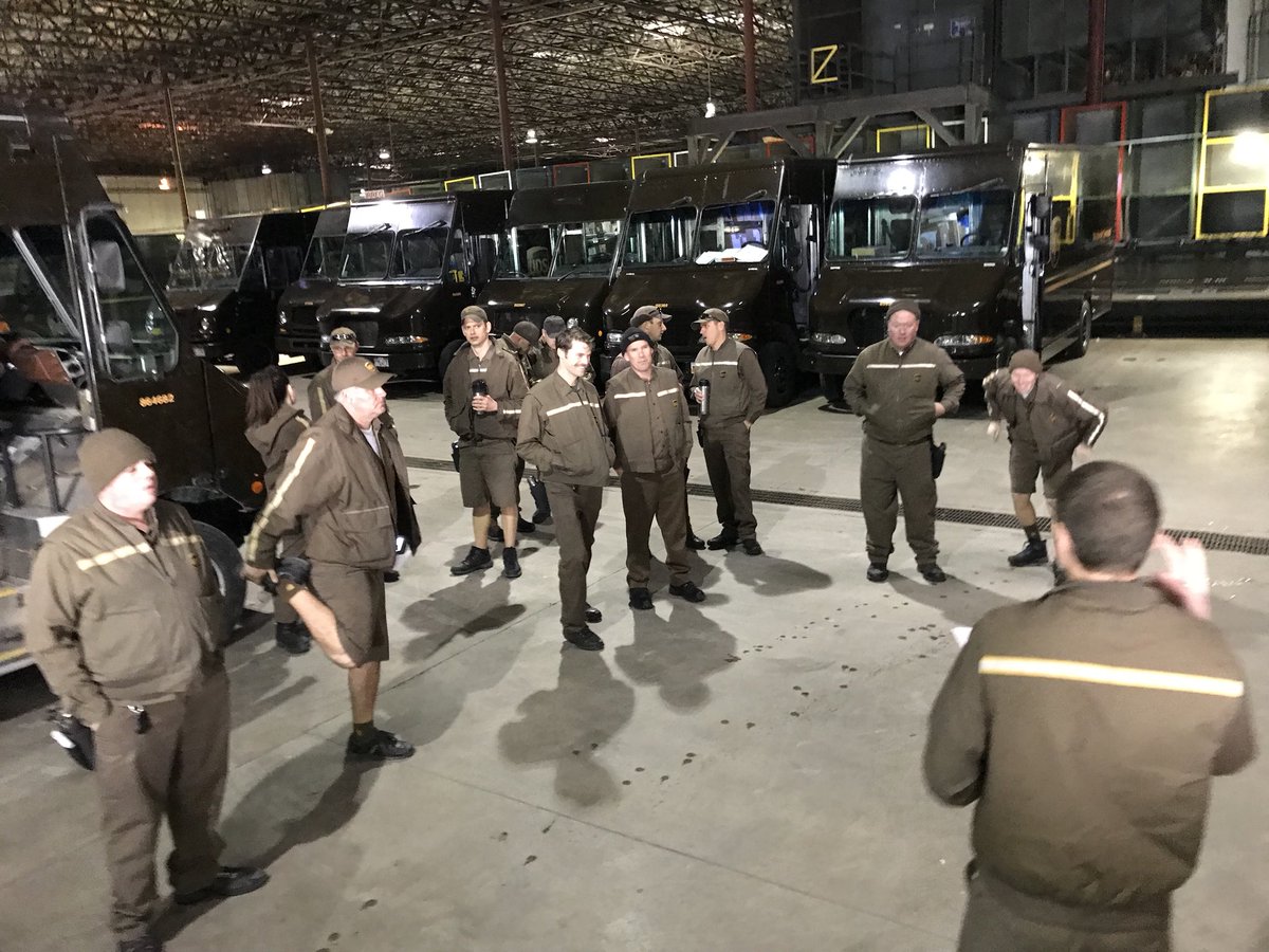 #CaughtSafely <a href="/jbehgooy/">Joseph Behgooy</a> @DesertMTUPSers Chad turner wasatch ctr demonstrates stretching