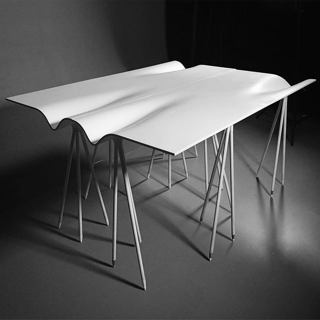 carlosbannon's tweet image. *double-or-nothing* 
Great photo session with @skenphor today at @sutdsg MediaStudio for our newborn AIRLAB. New in-detail pictures coming soon! #airlab #sutd #singapore #design #furniture #corian #double #white #curve #light #thin #ripple #wave #double … ift.tt/2oNBZPU