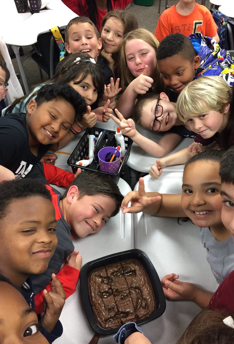 stefanyag's tweet photo. Learning about fractions with caramel brownies! Had you rather have 1/2 or 1/3 of a brownie? @HumbleISD_LSE #leopardspotting https://t.co/di6A4MY0Ob