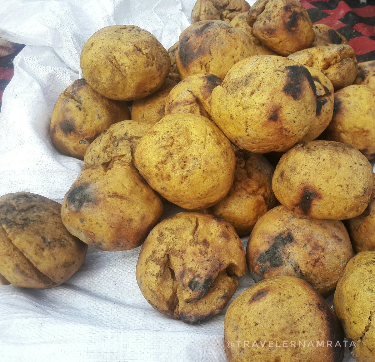 travelernamrata's tweet photo. #RangPanchmi #Celebration #MalwaStyle #MalwaFood #Ladoo #Bafla #MP #IncredibleIndia https://t.co/wlwK8jF96H