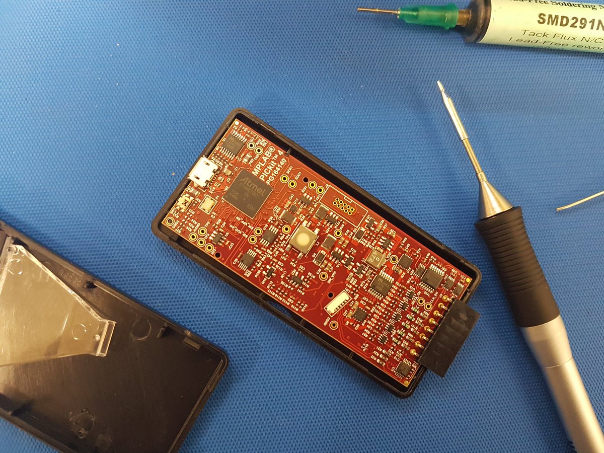 Robotips_asso's tweet photo. @MicrochipTech What's inside? An ATSAME7! Nice design, thanks @MicrochipTech https://t.co/liVyBbrfHs