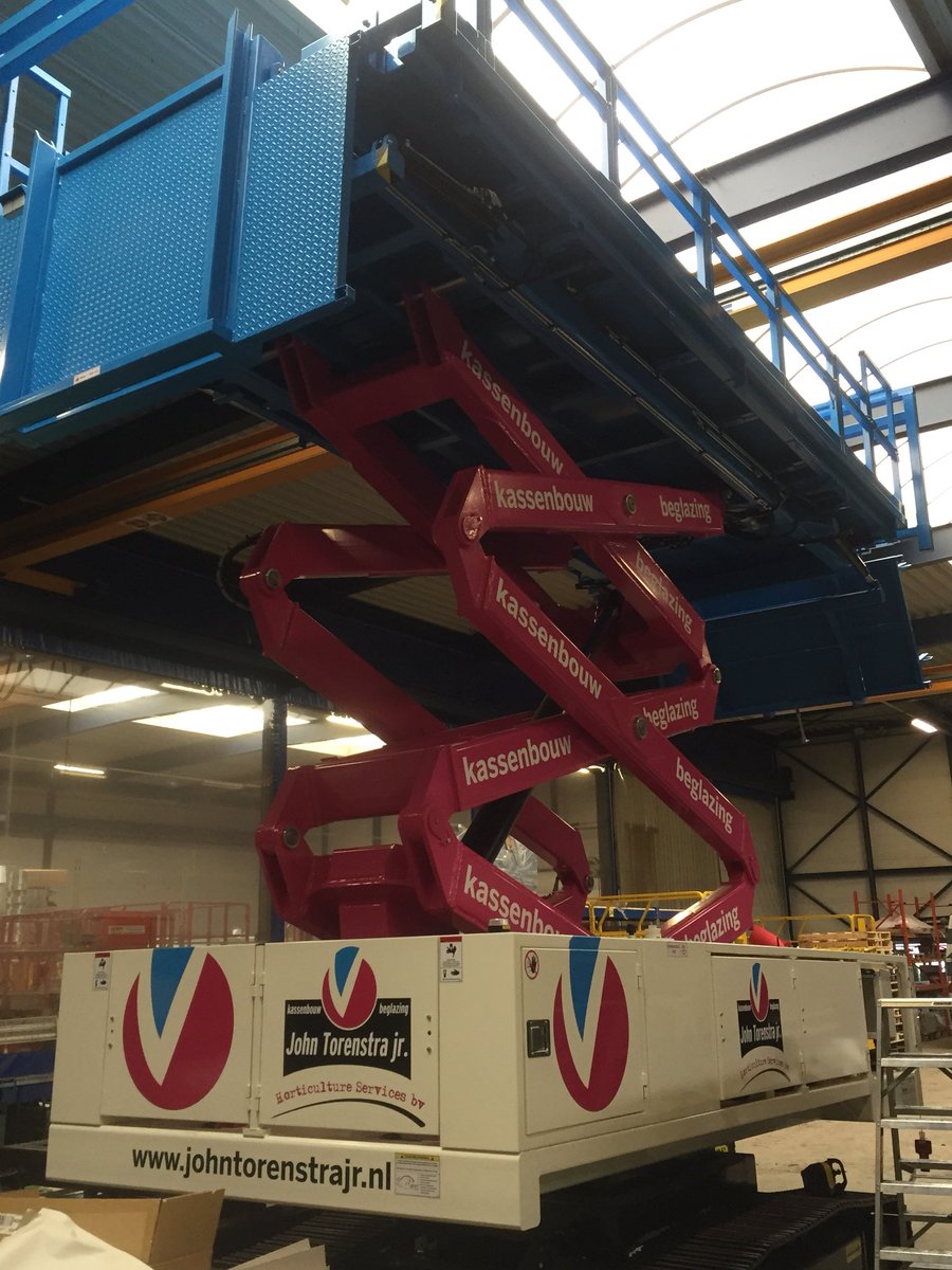 boostreclame's tweet photo. De nieuwe hoogwerker voor John Torenstra jr. beletterd! https://t.co/XcqtwHqORH