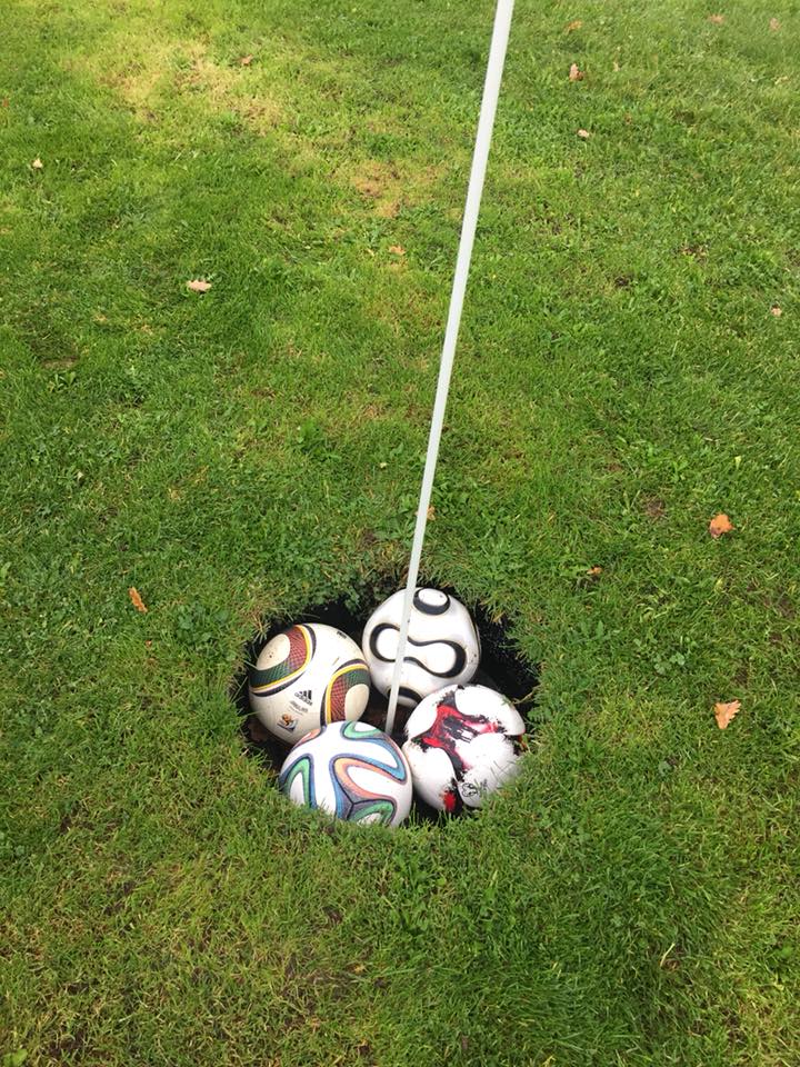 FootgolfES's tweet photo. Hablemos de Reglas del #Footgolf https://t.co/s8iDKZdAaB https://t.co/7CANPEXR2P