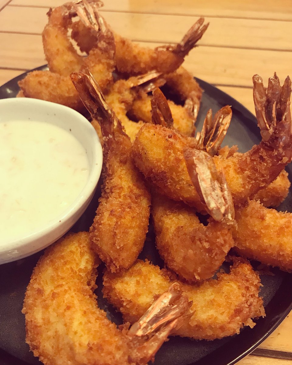 Ajiconpepas's tweet photo. Lo prometido es deuda, camarones apañados en panko y salsa de coco! @PaulaSahr https://t.co/BQFbM2RLQf