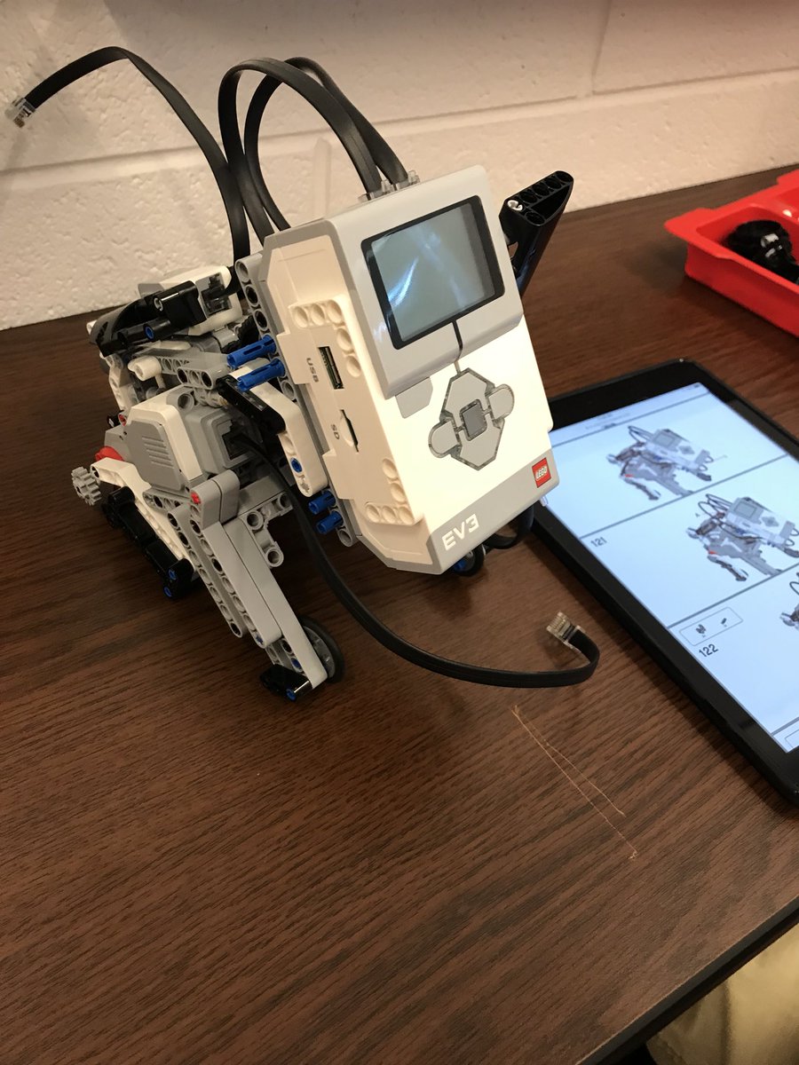 grayjeana's tweet photo. Advanced Robotics build days @FLMSBraves. #flmsexplores #flmsrocks https://t.co/xCyr69avpD