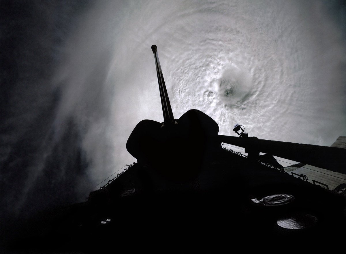 Rainmaker1973's tweet photo. Space Shuttle #Columbia #STS62 passes over typhoon Owen, #Today in 1994 https://t.co/yWKxCr1mO6 https://t.co/FgXwcju8Ms