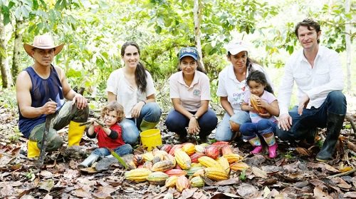 Revista Zonalibre (@revistzonalibre) on Twitter photo Así son las #Mujeres emprendedoras del #Ecuador
<a href="/pacari/">Pacari Chocolate</a> #chocolate revistazonalibre.com/mujeres/5649-a… Así son las #Mujeres emprendedoras del #Ecuador
<a href="/pacari/">Pacari Chocolate</a> #chocolate revistazonalibre.com/mujeres/5649-a…