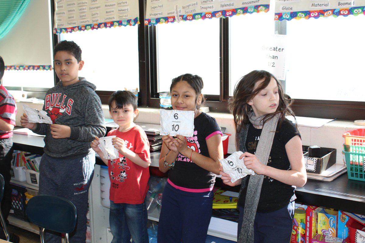 LincolnSD89's tweet photo. On Friday, Ms. Pleasant's 3rd graders learned fractions with Snowball Math! Great teachers make learning fun! #D89BrightFutures #D89Math https://t.co/Ddv6j0aTi1