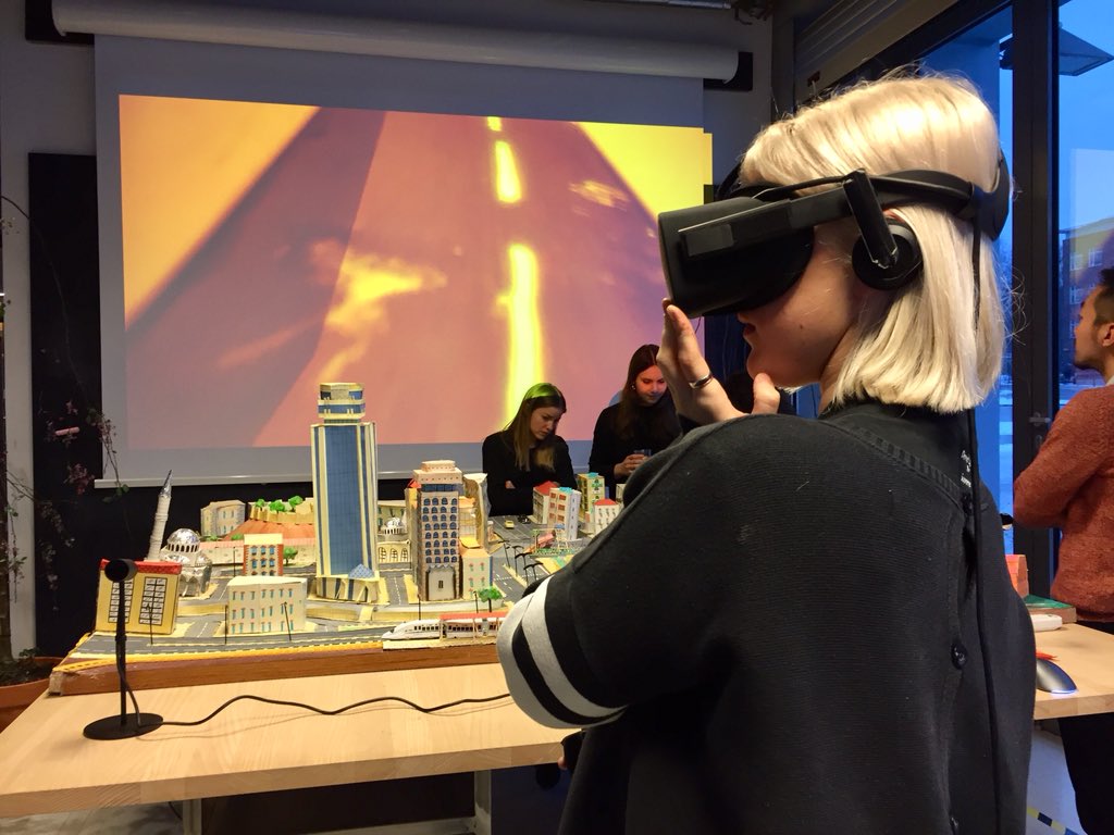 Vernissage i kväll för Future Aleppo - en interaktiv utställning, VR-upplevelse och workshop om en pojkes dröm om att få bygga upp sin älskade hemstad igen. Finns på Whites Stockholmskontor 6-10 mars, kom gärna förbi! —> tempofestival.se/future-aleppo/ #TempoFestival #FutureAleppo